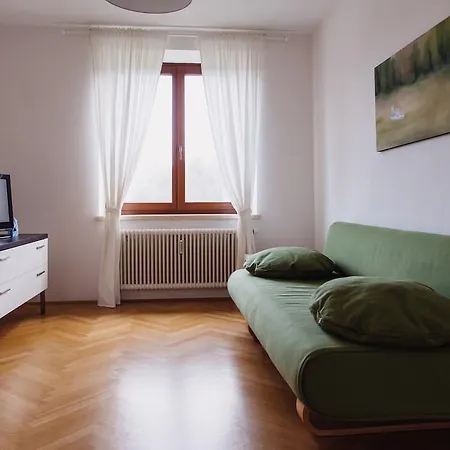 Zimmer & Appartements In Der Gamlitzerstrasse Ehrenhausen Room photo